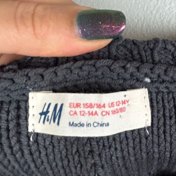 H&M Silver Metallic Knit Long Sleeve Crewneck Sweater Sparkle Girls 12 - 14 Y - Picture 9 of 10